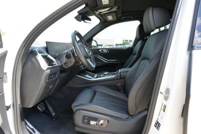 2025 BMW X5 M60i