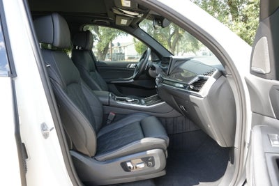 2025 BMW X5 M60i