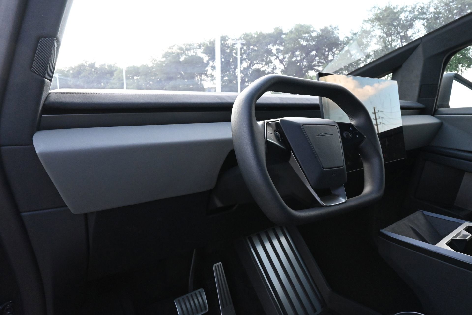 2024 Tesla Cybertruck Cyberbeast