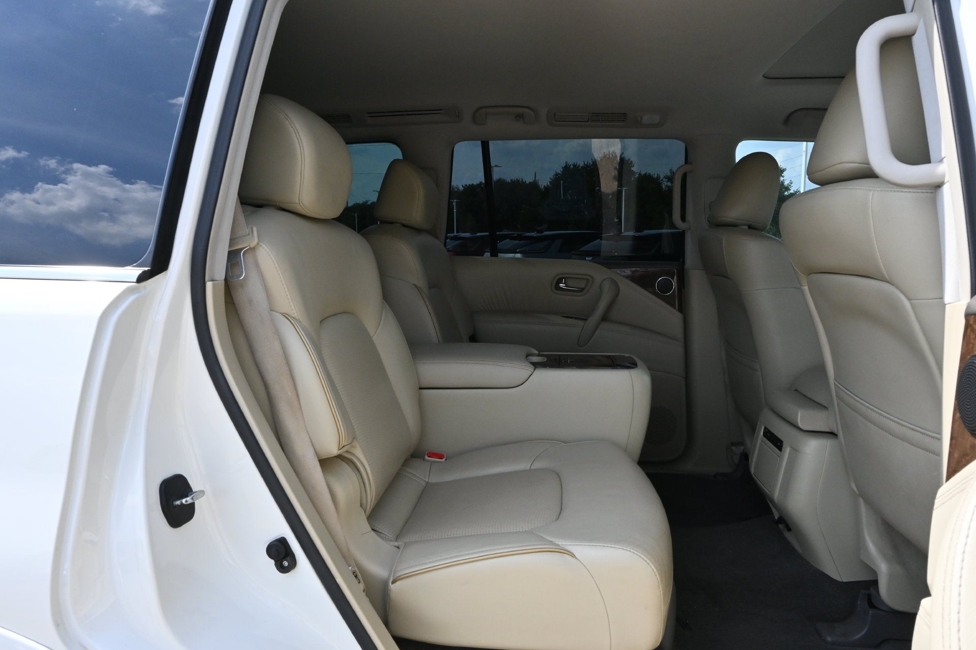 2017 INFINITI QX80 NA