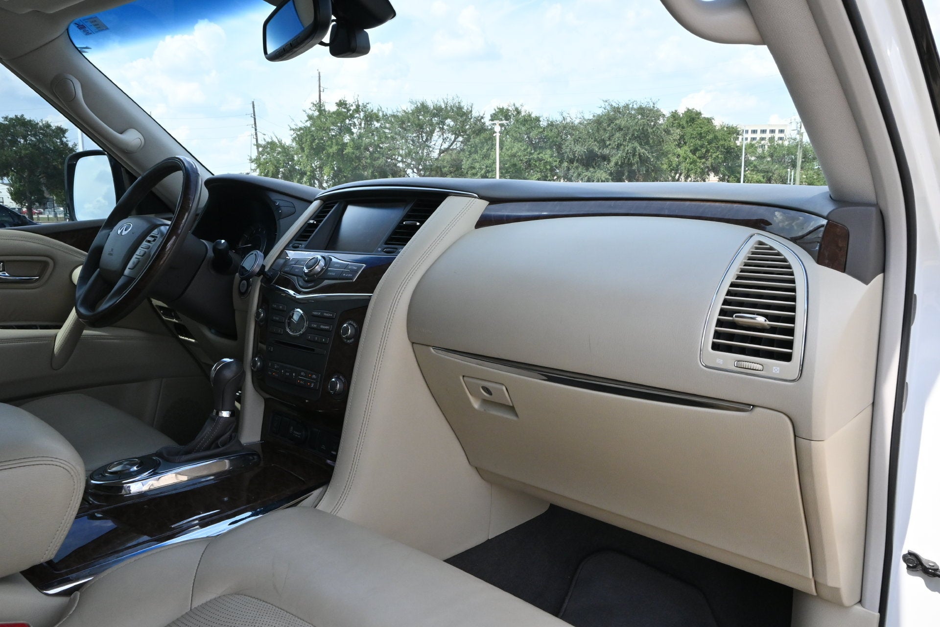 2017 INFINITI QX80 NA