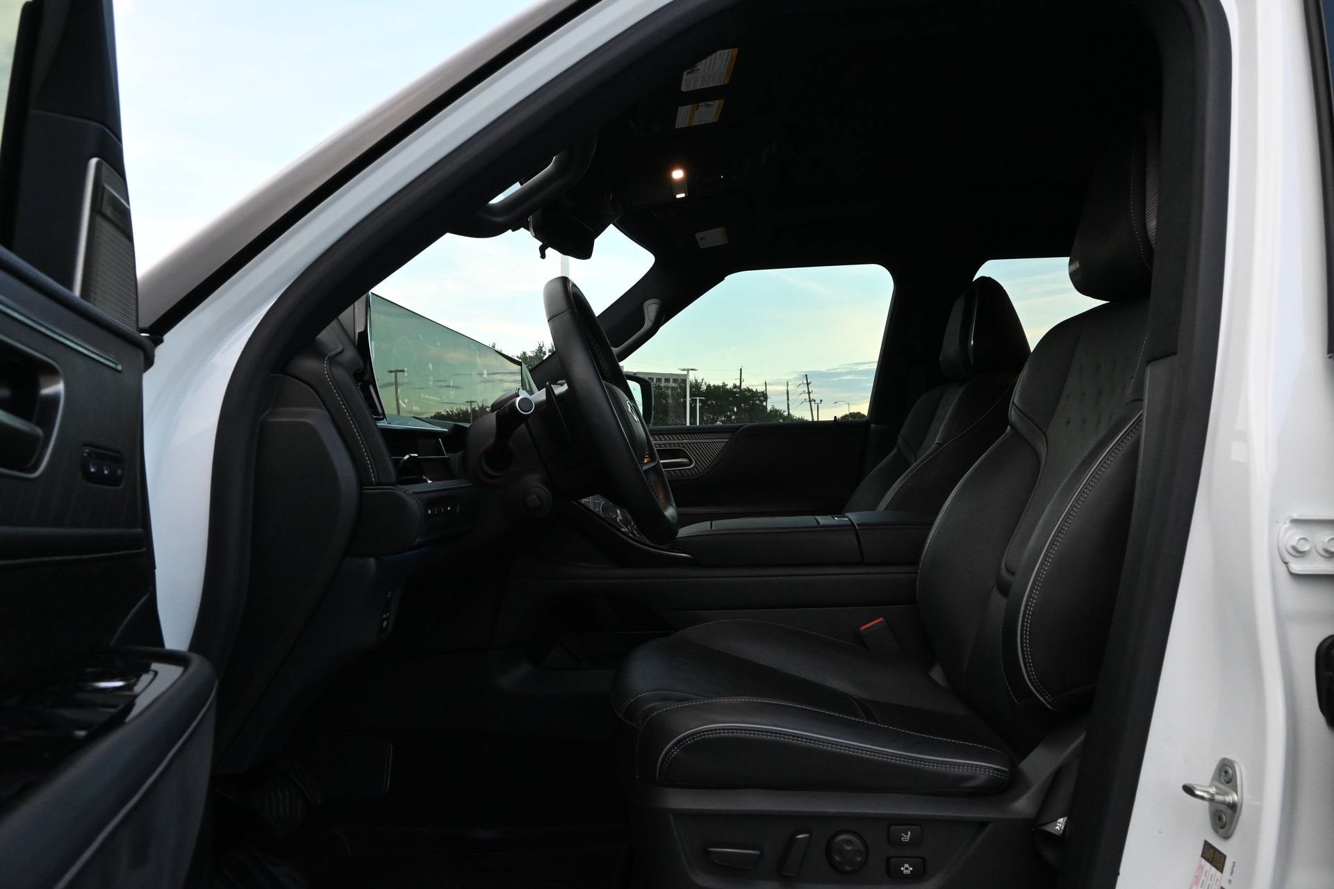 2025 INFINITI QX80 AUTOGRAPH