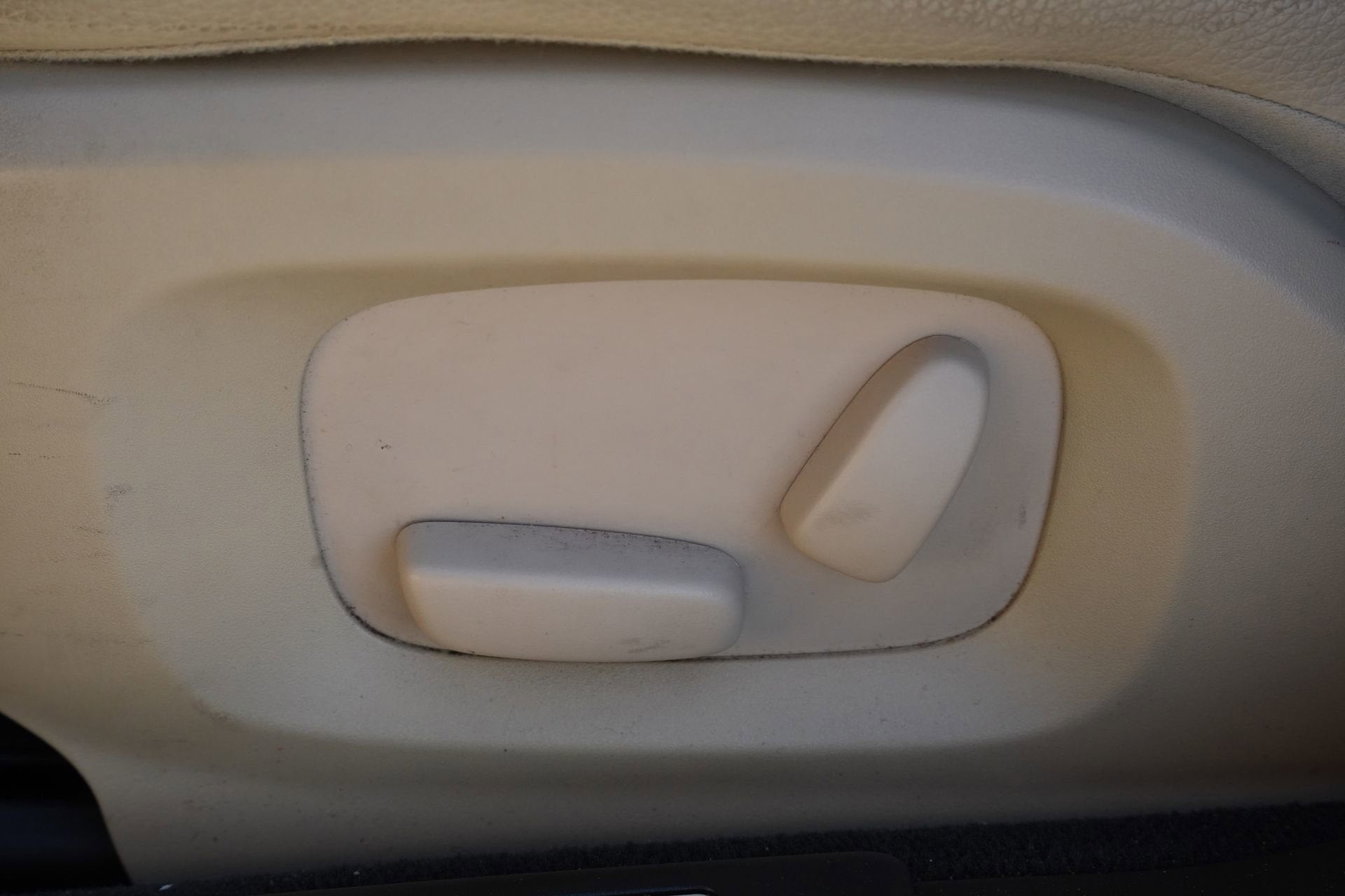 2013 Jaguar XF I4 RWD