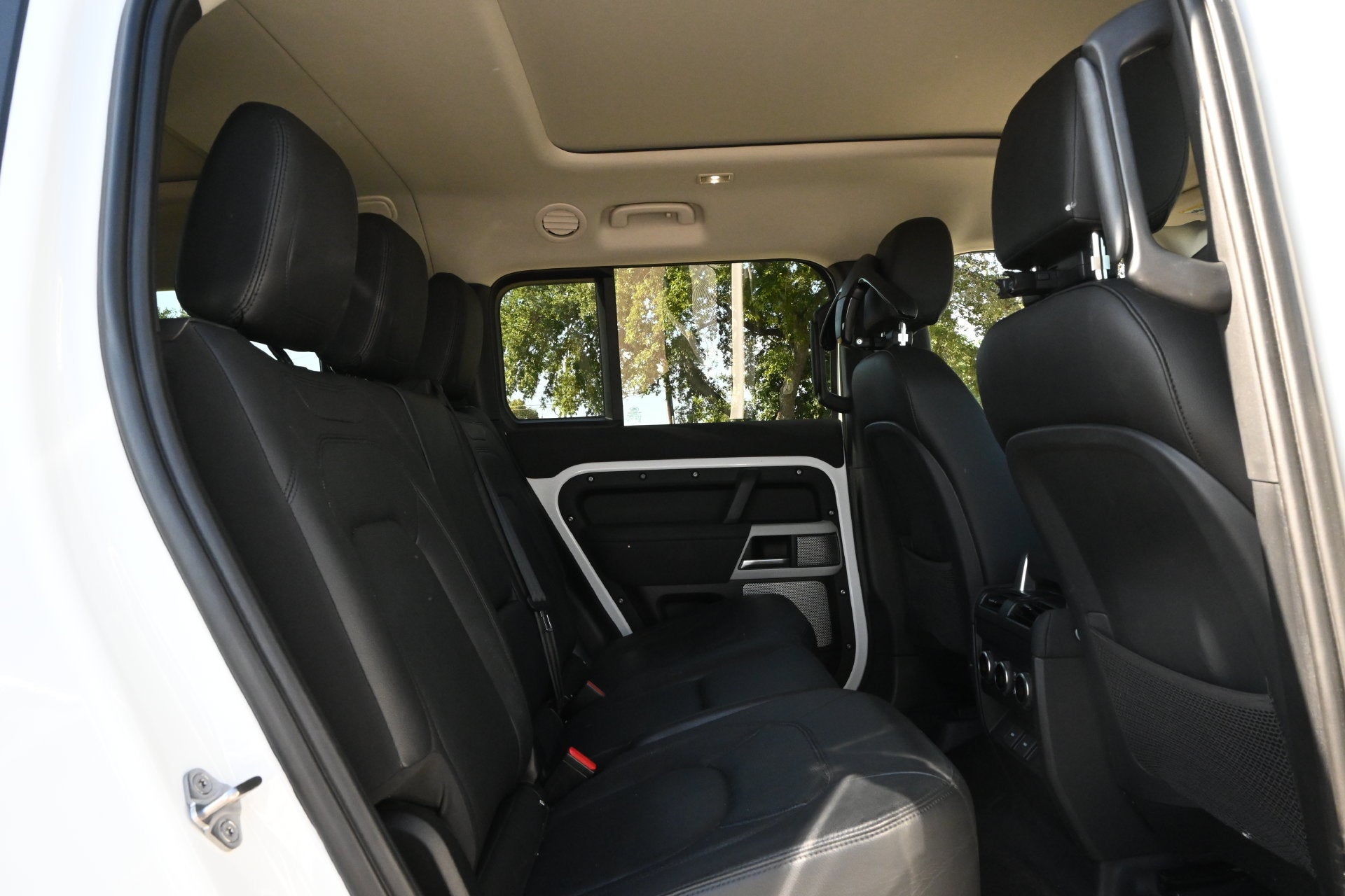 2023 Land Rover Defender S