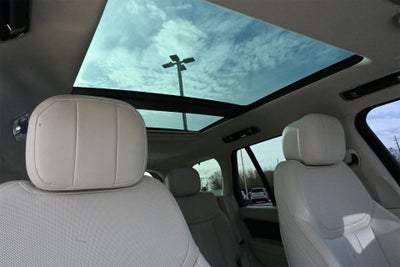 2023 Land Rover Range Rover SE