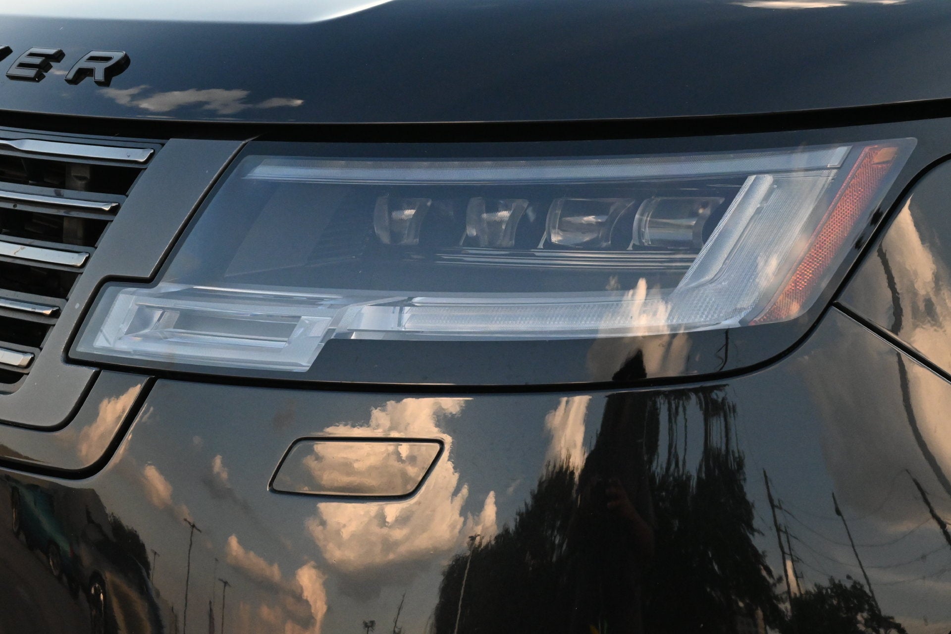 2023 Land Rover Range Rover SV