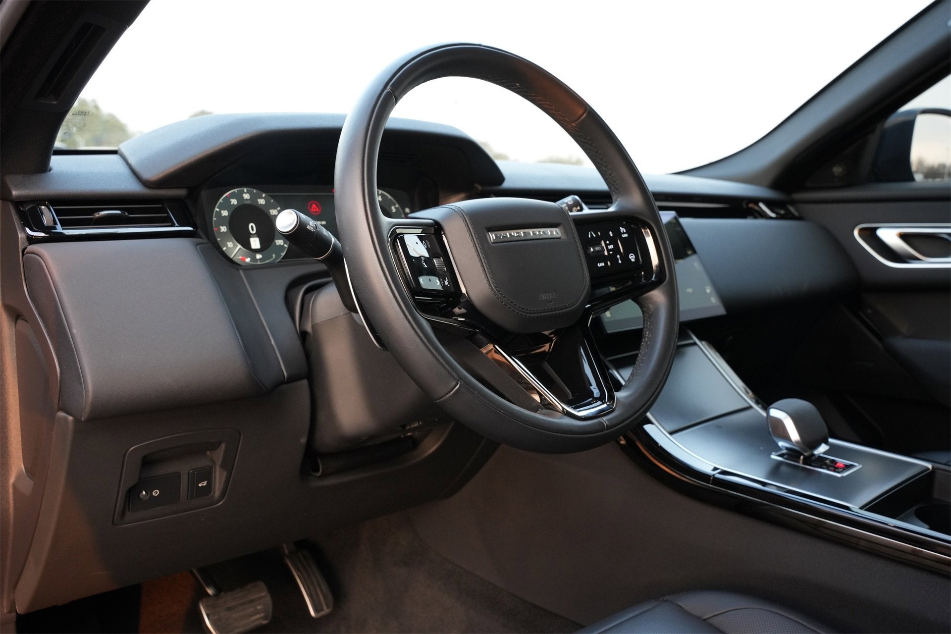 2024 Land Rover Range Rover Velar Dynamic SE