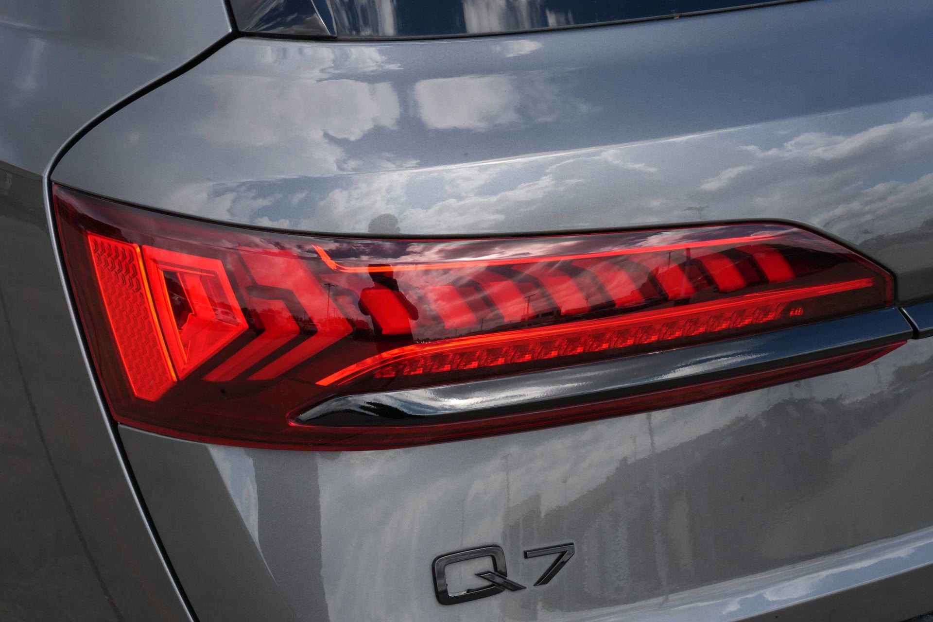 2020 Audi Q7 Premium Plus