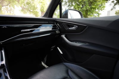 2020 Audi Q7 Premium Plus