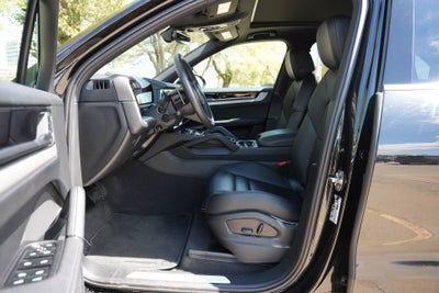 2025 Porsche Cayenne NA