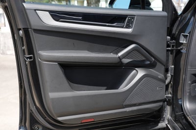 2025 Porsche Cayenne NA