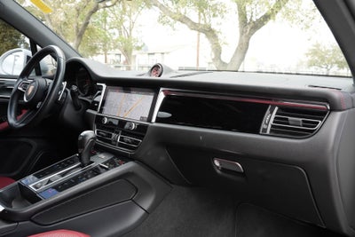 2024 Porsche Macan GTS