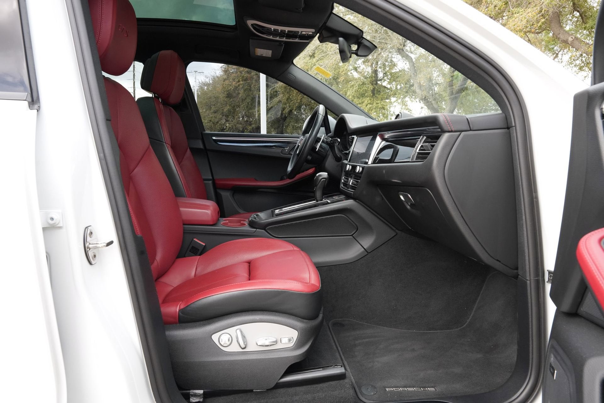 2024 Porsche Macan GTS