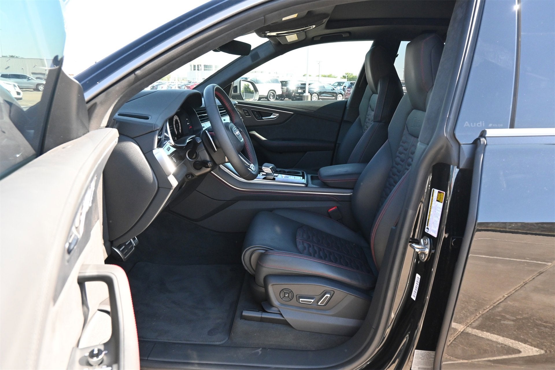 2025 Audi RS Q8 performance