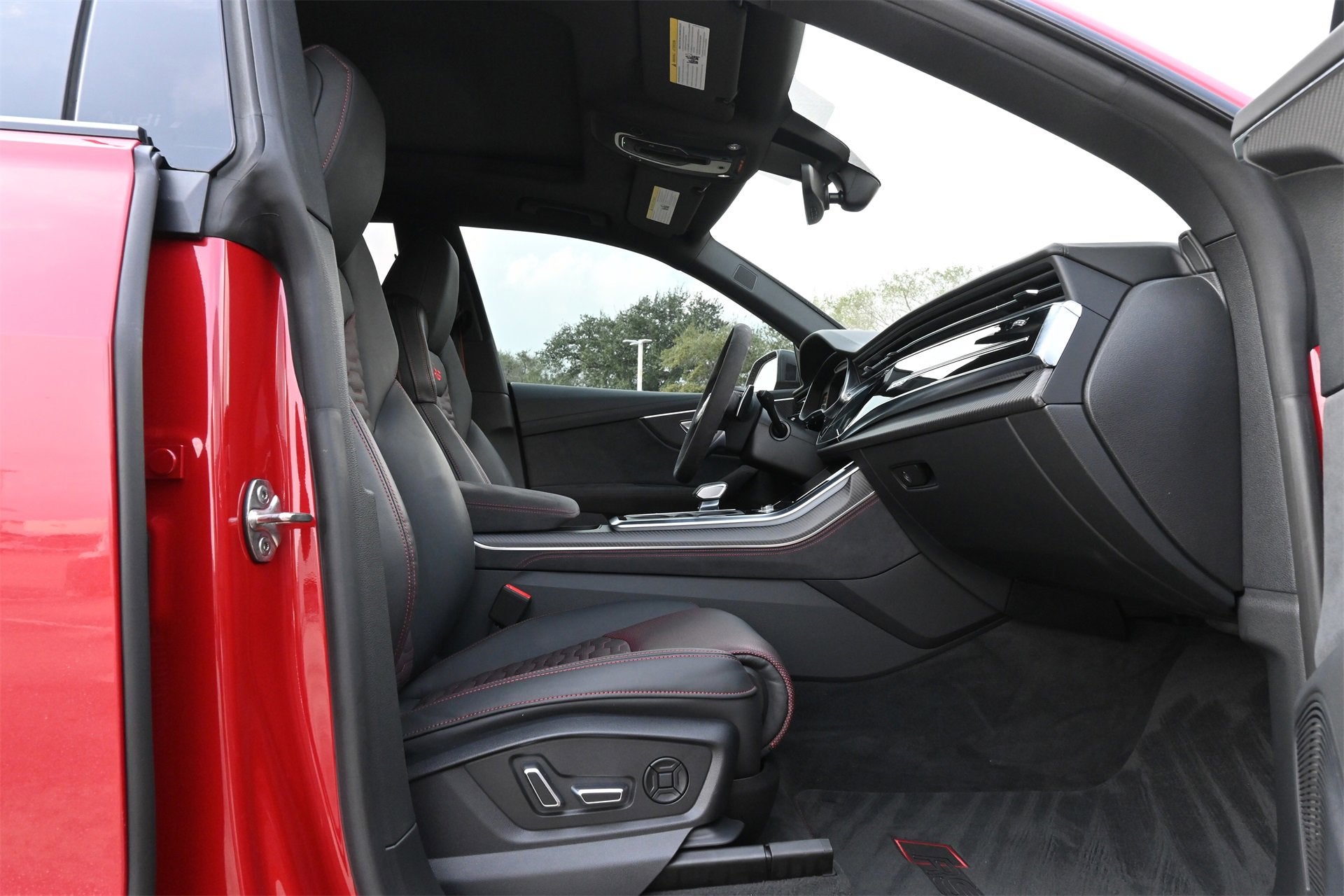 2025 Audi RS Q8 performance