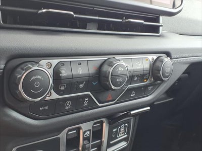 2025 Jeep Wrangler Sahara 4X4