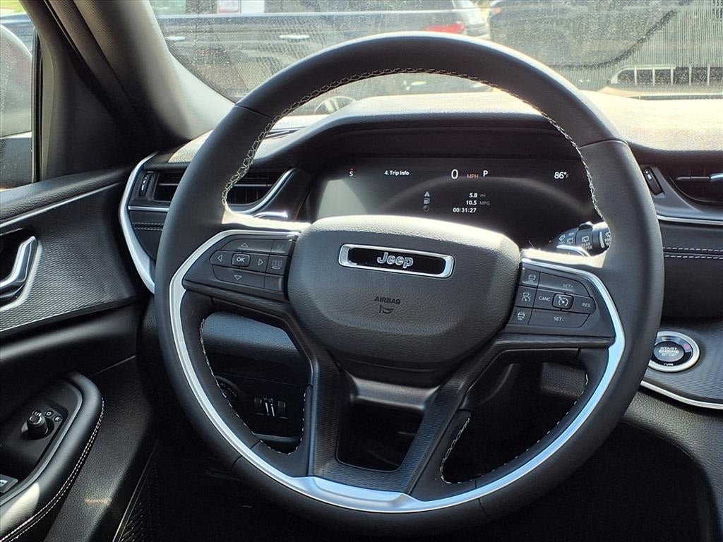 2025 Jeep Grand Cherokee Laredo