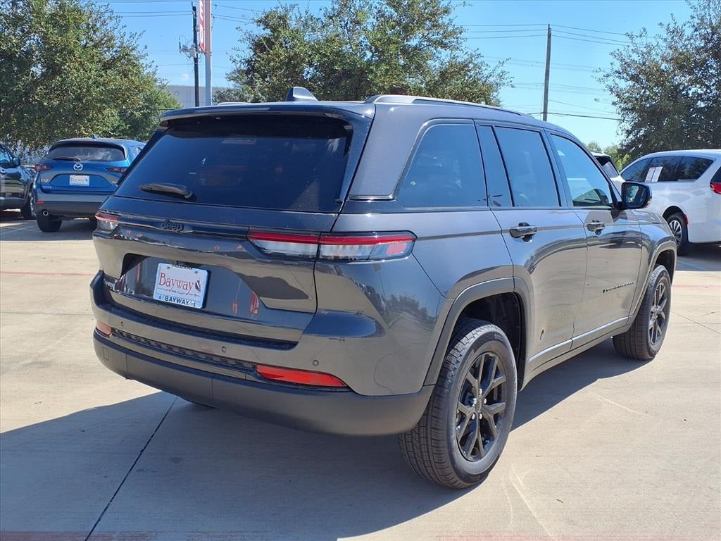 2025 Jeep Grand Cherokee Laredo