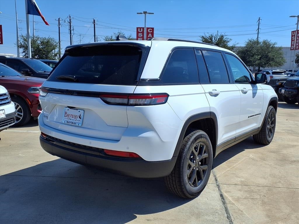 2025 Jeep Grand Cherokee Laredo