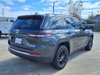 2025 Jeep Grand Cherokee Laredo