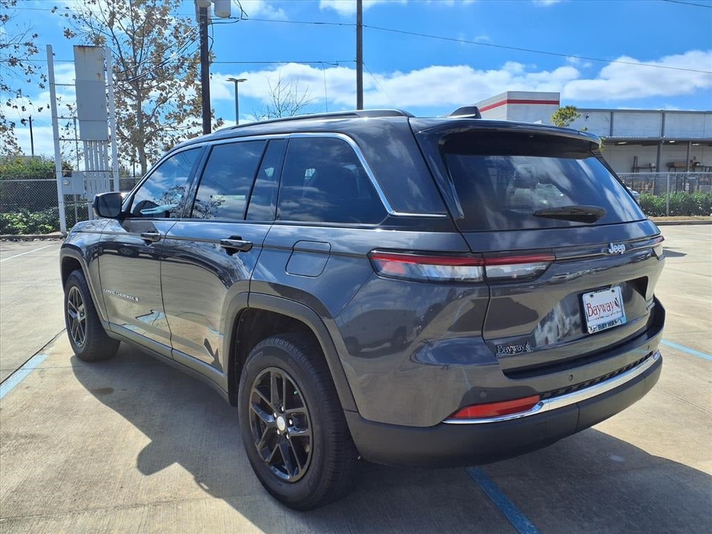 2025 Jeep Grand Cherokee Laredo