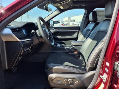 2026 Jeep Grand Cherokee Laredo