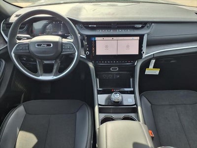 2026 Jeep Grand Cherokee Laredo