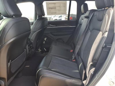 2026 Jeep Grand Cherokee Laredo