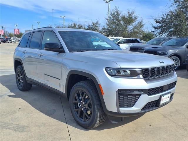 2026 Jeep Grand Cherokee Laredo