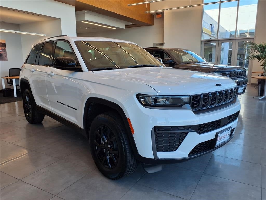 2026 Jeep Grand Cherokee Laredo