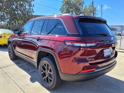 2026 Jeep Grand Cherokee Laredo
