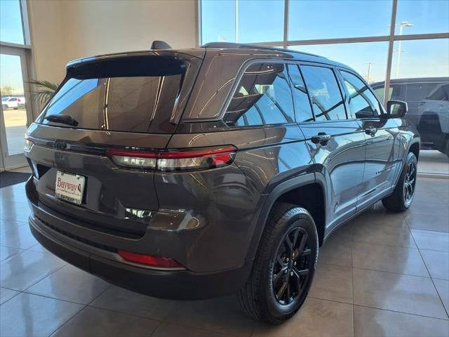 2026 Jeep Grand Cherokee Laredo