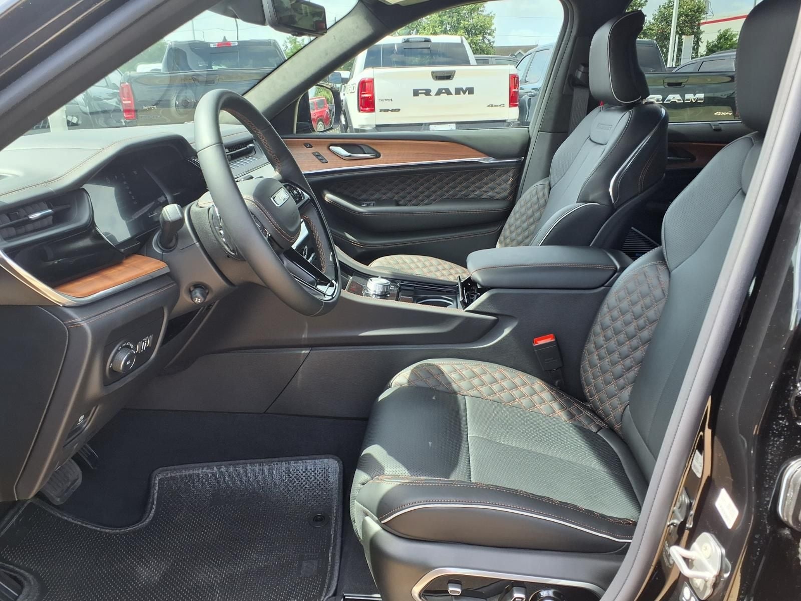 2026 Jeep Grand Cherokee Summit