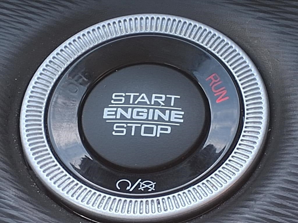 2023 Jeep Grand Cherokee L Laredo APPLE CARPLAY & ANDROID AUTO