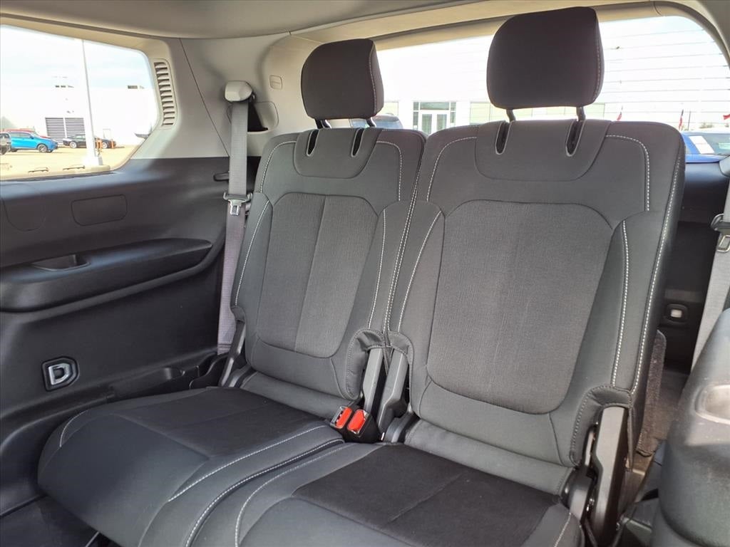 2023 Jeep Grand Cherokee L Laredo APPLE CARPLAY & ANDROID AUTO