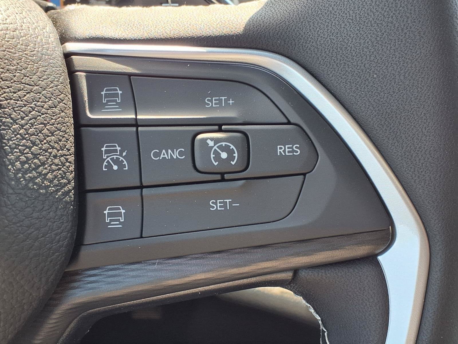 2027 Jeep Grand Cherokee L Laredo