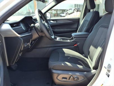 2027 Jeep Grand Cherokee L Laredo