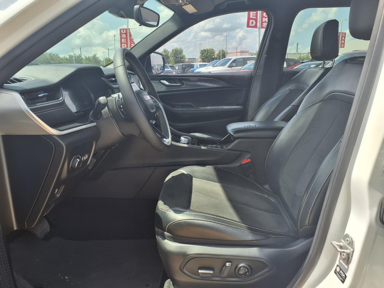 2023 Jeep Grand Cherokee L Altitude APPEARANCE PKG