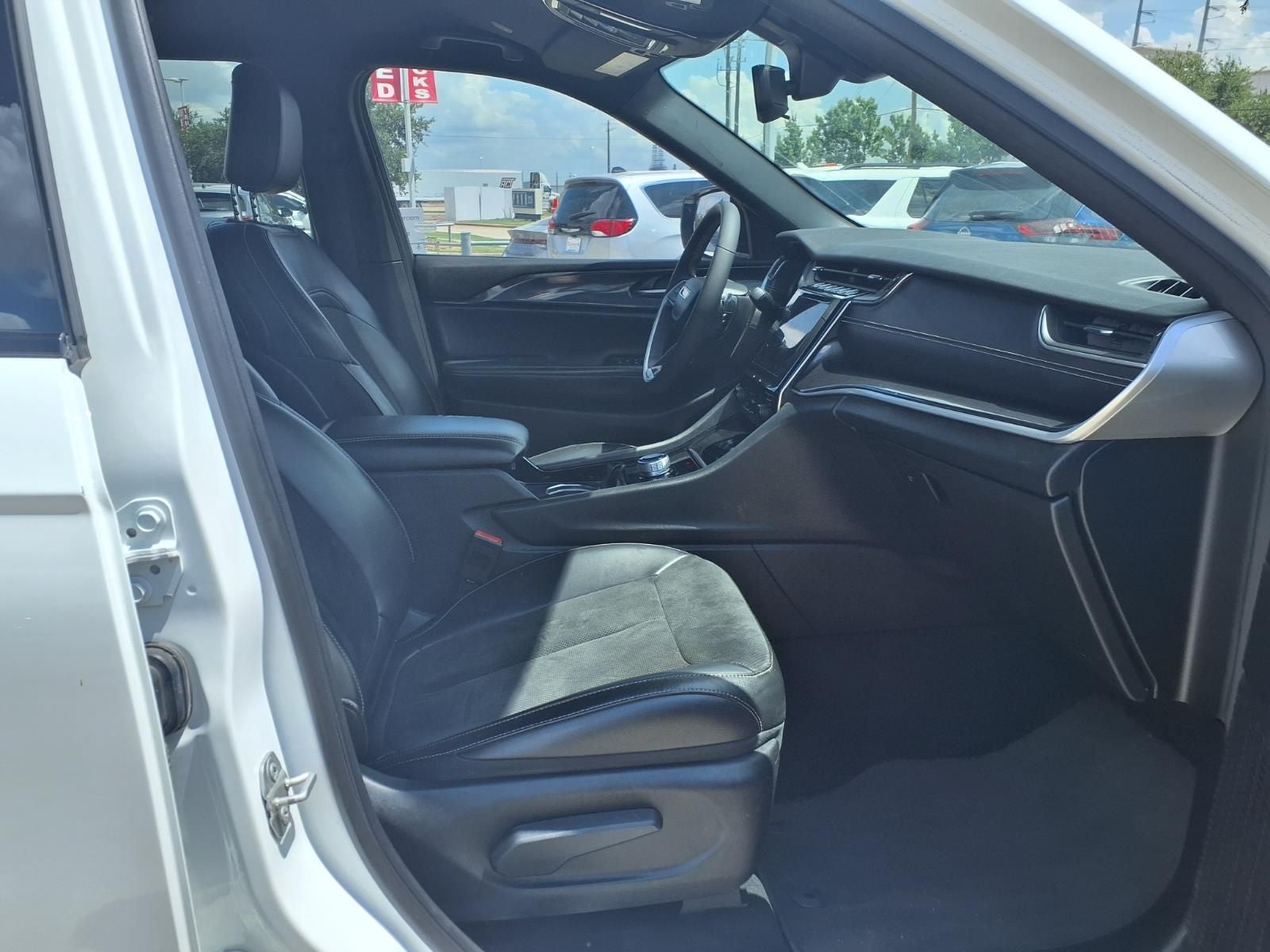 2023 Jeep Grand Cherokee L Altitude APPEARANCE PKG