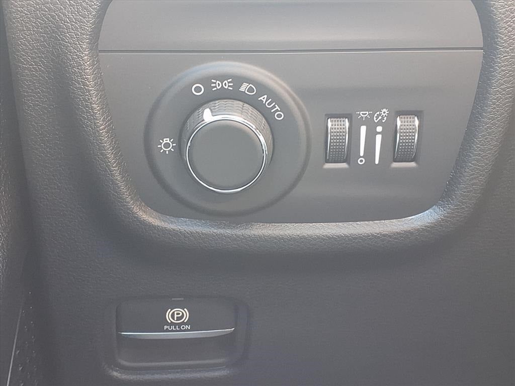 2025 Jeep Grand Cherokee L Laredo X 4X4