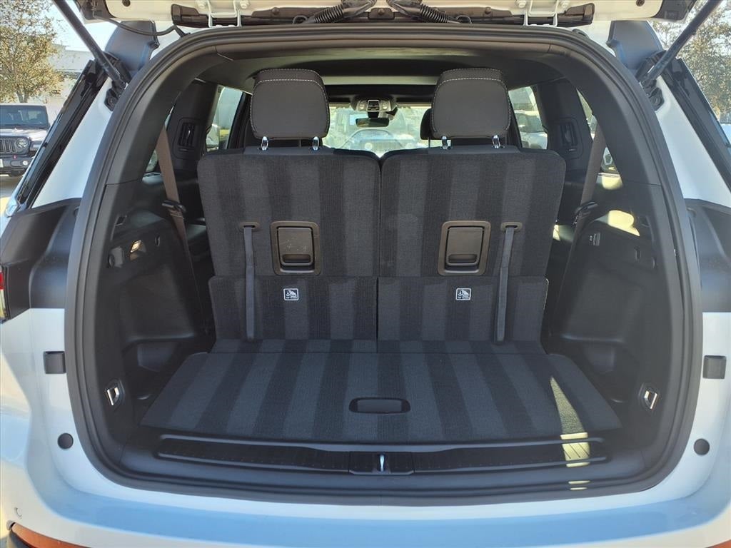 2025 Jeep Grand Cherokee L Laredo X 4X4