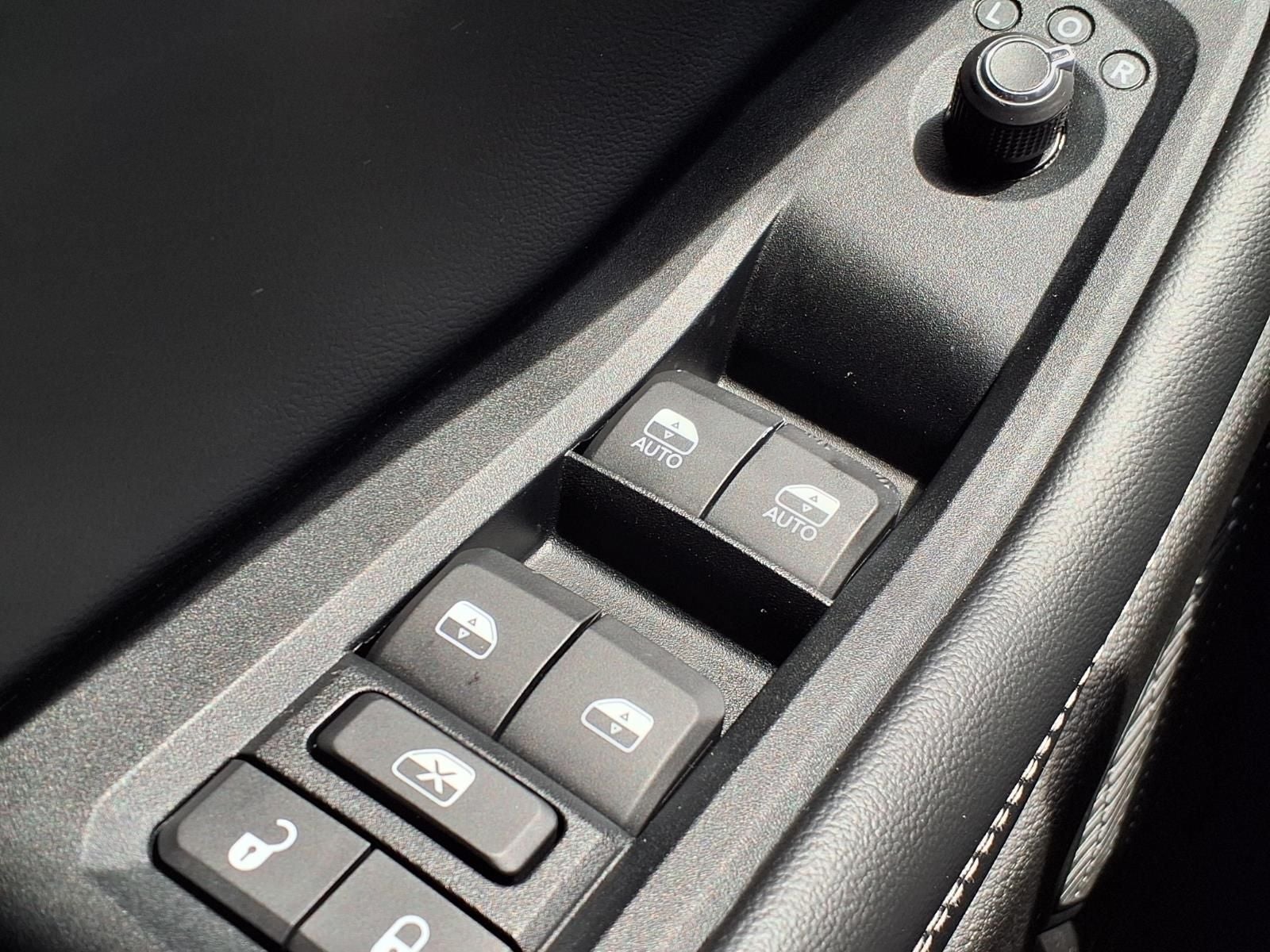 2023 Jeep Grand Cherokee L Altitude 4X4 SUNROOF