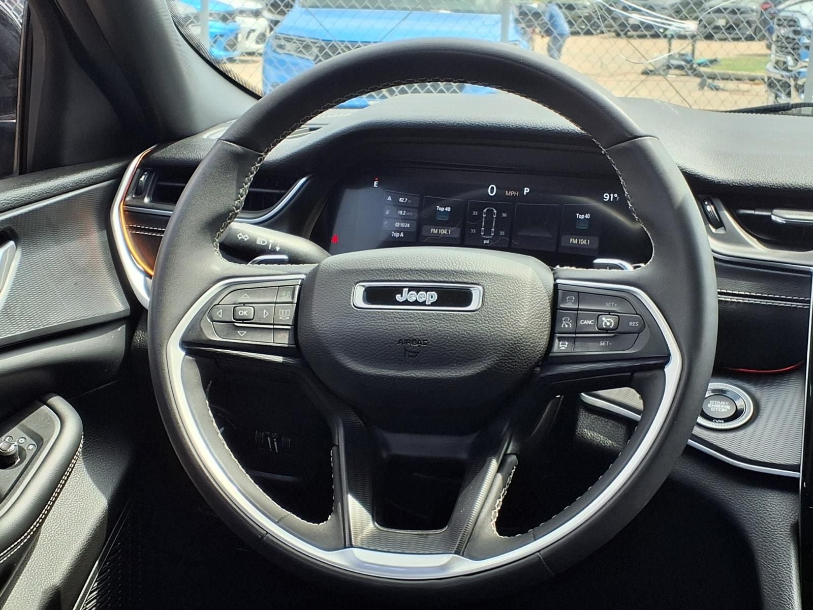 2023 Jeep Grand Cherokee L Altitude 4X4 SUNROOF