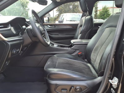 2023 Jeep Grand Cherokee L Altitude 4X4 SUNROOF