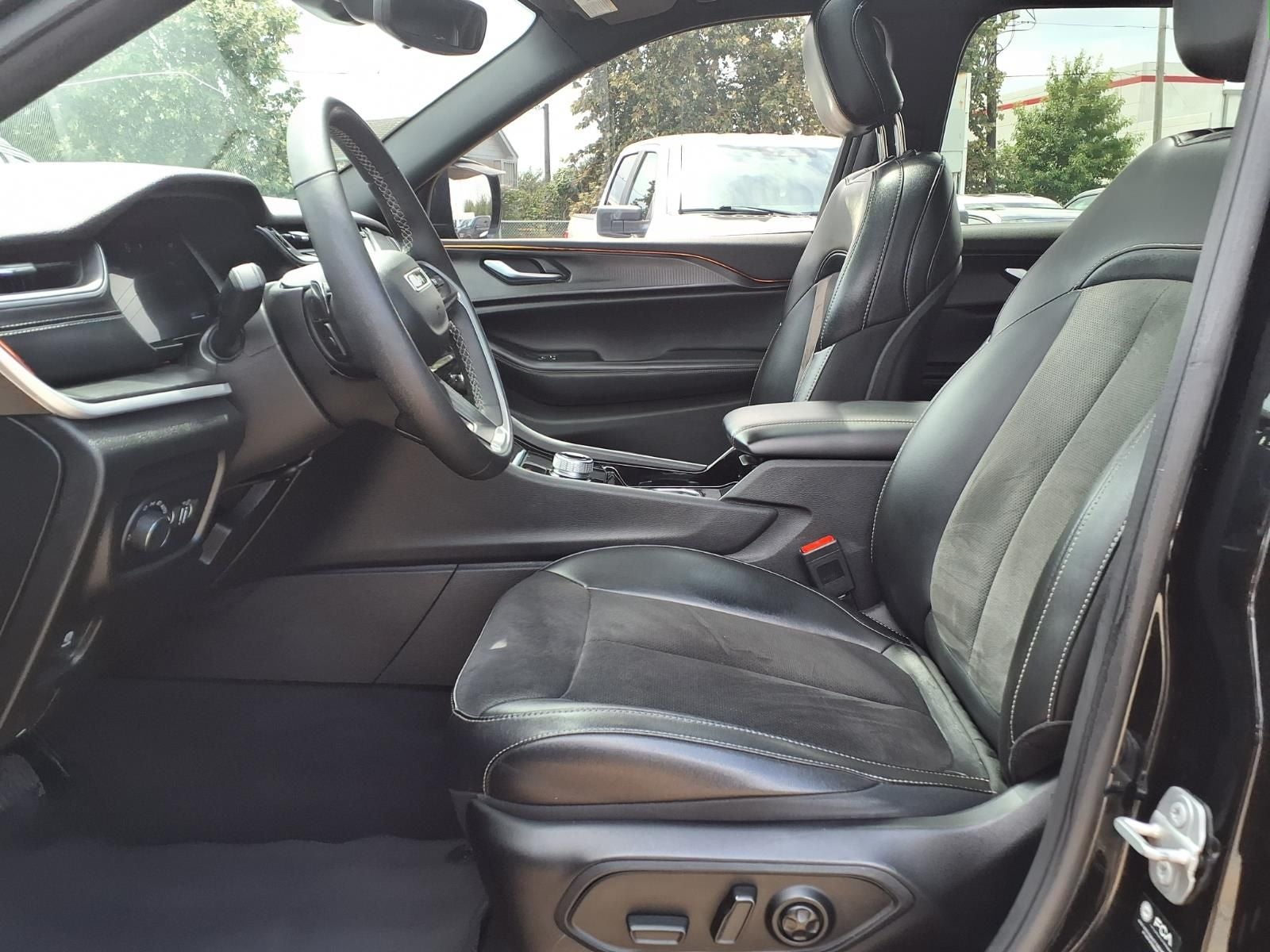 2023 Jeep Grand Cherokee L Altitude 4X4 SUNROOF