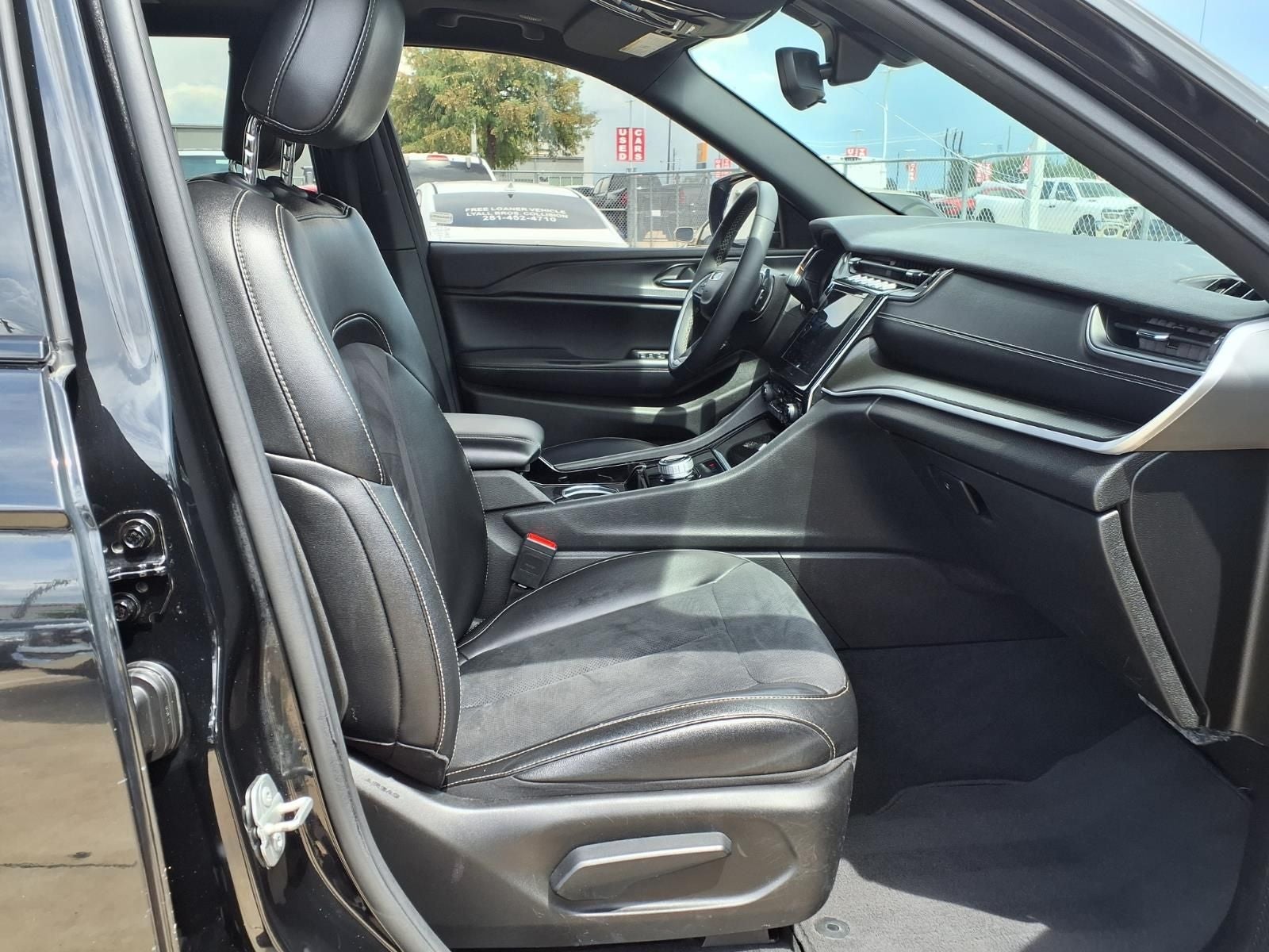 2023 Jeep Grand Cherokee L Altitude 4X4 SUNROOF