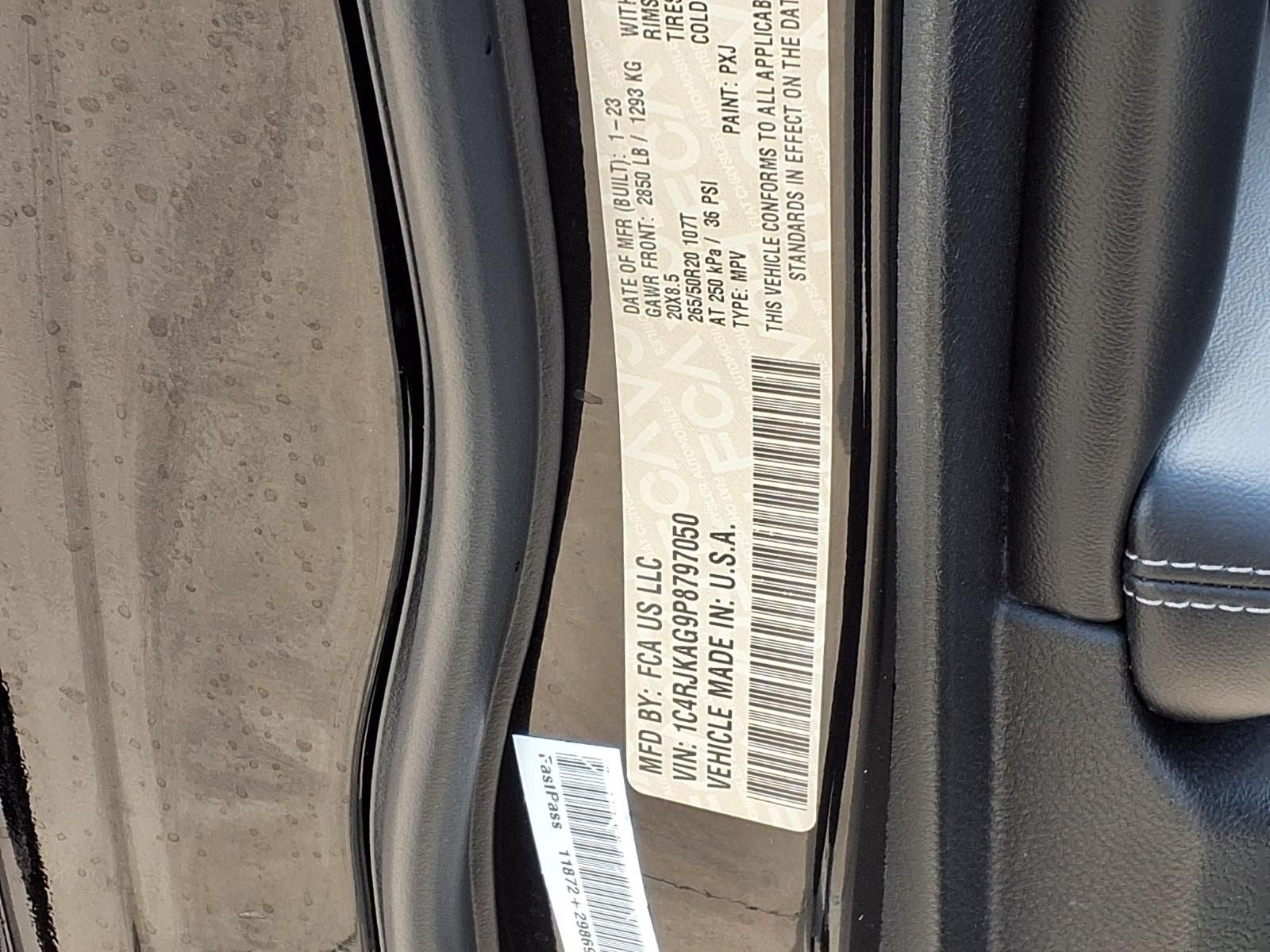 2023 Jeep Grand Cherokee L Altitude 4X4 SUNROOF