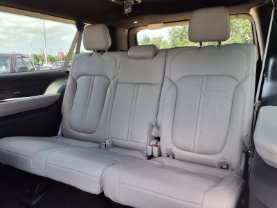2026 Jeep Grand Wagoneer 4x2