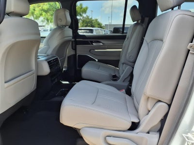2026 Jeep Grand Wagoneer 4x2