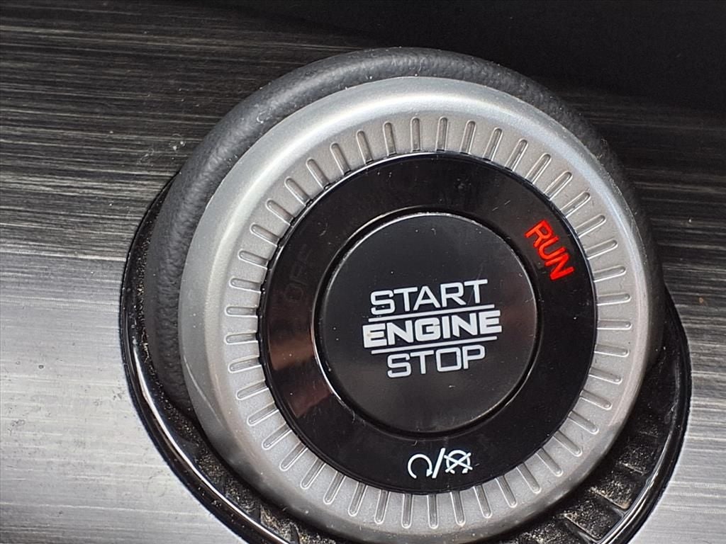 2024 Jeep Wagoneer L Series II BLIND-SPOT & PARKSENSE­®